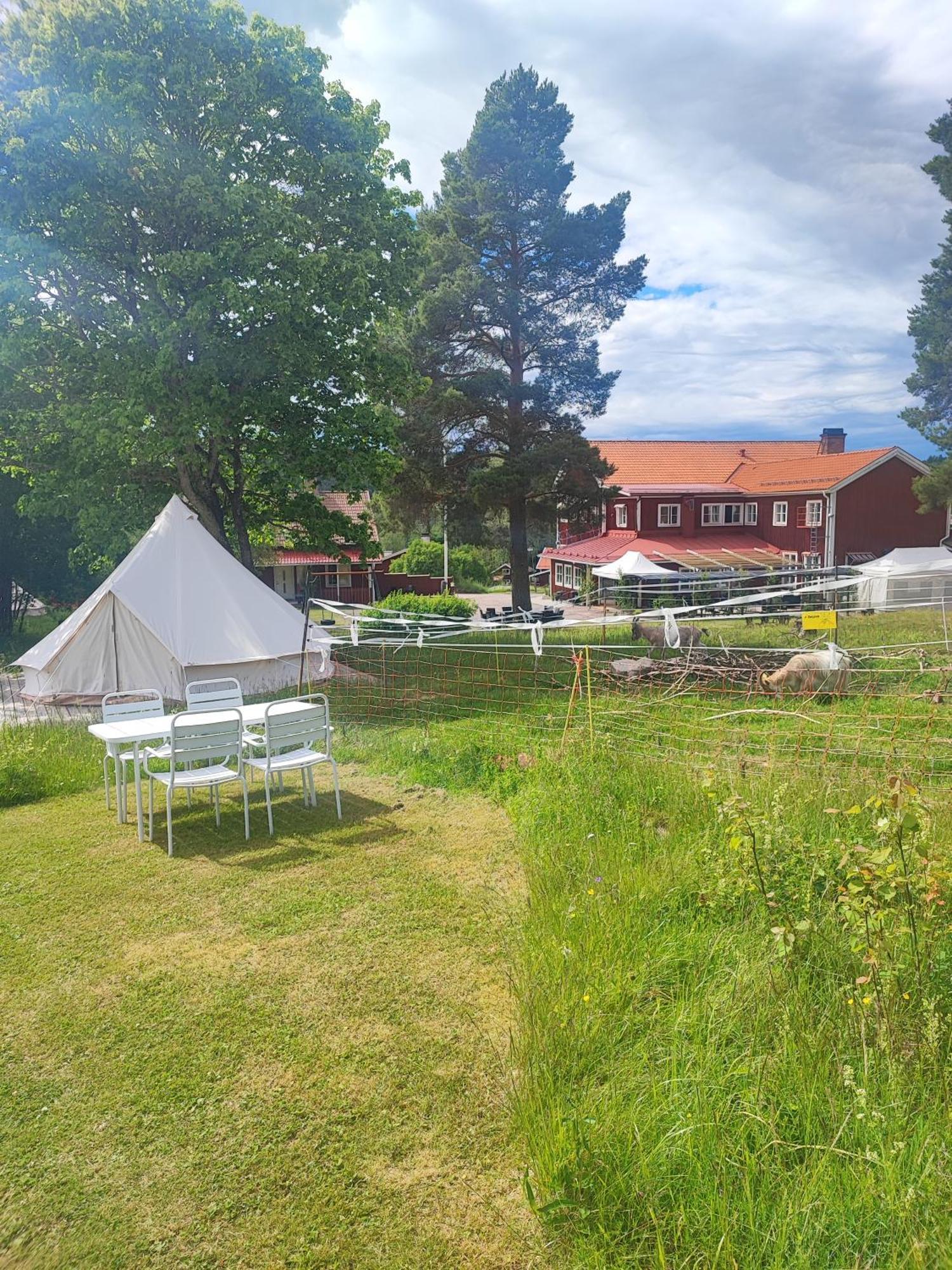 Lodge Sjugare Gard Glamping
